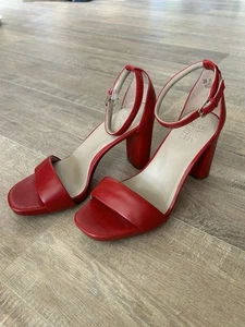 Naturalizer Damengröße 9 W rot Vera Wildleder Blockabsatz Knöchelriemen elegante Sandalen - Bild 1 von 10
