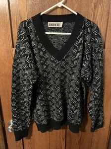 Vintage Jordache Sweater XL Black And White Geometric - Picture 1 of 5