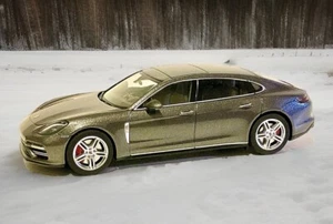 HERPA 2017 Porsche Panamera Turbo Limousine, Agate Gray Metallic 1:43 scale - Picture 1 of 14