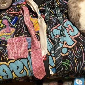 Tie Bundle‼️ Hot Topic Slytherin Harry Potter & Pink Squared / Hanker-chief - Picture 1 of 2