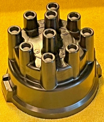 Bosch-Japan Distributor Cap and Rotor for 81 Datsun 720, 79-81 200SX, 80-81 510 - Изображение 1 из 4