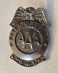 Pin insignia metálica vintage de servicio de patrulla AAA - Imagen 1 de 3