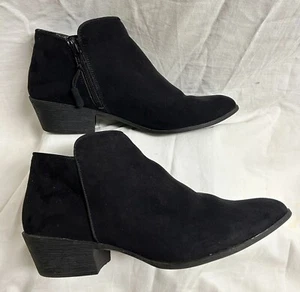 Vera Wang Simply Vera side zip ankle bootie, Very Good condition. - Picture 1 of 8