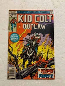 KID COLT OUTLAW #216 VF MARVEL COMICS BRONZE AGE 1977 - Picture 1 of 2