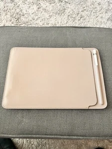 Apple Pencil (1st Generation) - MK0C2ZM/A And Original Apple Leathe Case - Picture 1 of 4