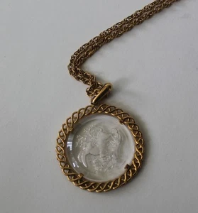 Vtg TRIFARI Zodiac CAPRICORN Glass Pendant Chain Necklace - Picture 1 of 4