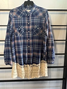 EUC, A/E HAPPY CAMPER, Women's Large, Vintage Boyfriend Snap Down Flannel, A20 - Picture 1 of 9