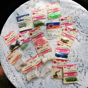 16 Vintage 1960's Unopened Packs Mangelsen's Handicraft Supplies Beads & More - Picture 1 of 7