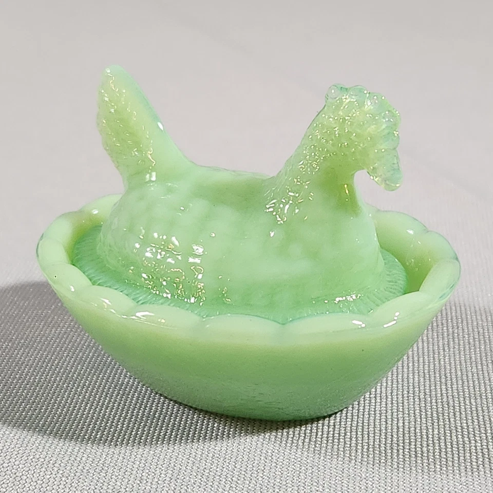UNMARKED Jadeite Jadite Green Glass Miniature Hen on Nest Salt Cellar Trinket Dish