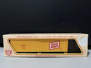 Boxed HO Scale IHC Oscar Mayer 40' Box Car #1752 Yellow - Picture 1 of 5