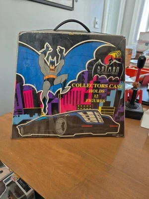Винтажный коллекционный футляр Batman мультсериал вмещает 12 фигурок 1992 Робин Джокер - Изображение 1 из 4