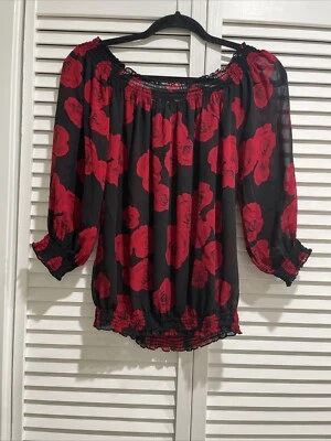Blusa Bebe Fuera del Hombro Floral Transparente Para Mujer Talla Mediana Negra/Roja Seda Foto 1 de 3