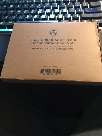 Sealed Unopened Box 2022 Annual P D Uncirculated 20 Coin US Mint Set Cover