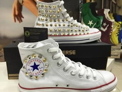 Converse Bianche Alte Borchiate borchie Argento alternate Oro Stelle Argento  - Immagine 1 di 4