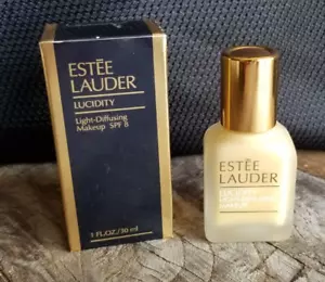 Estee Lauder Lucidity Light Diffusing Makeup Foundation SPF8 PALE IVORY 05 1oz - Picture 1 of 3