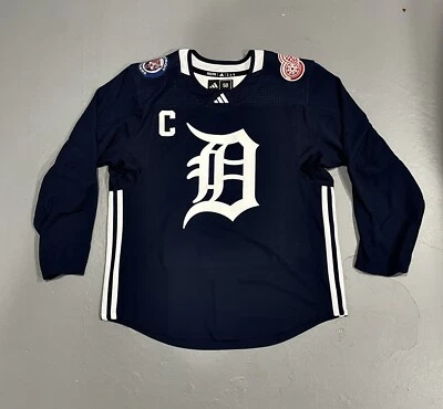 Camiseta deportiva cruzada personalizada auténtica Detroit Red Wings-Tigers Foto 1 de 4