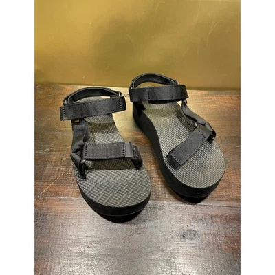 Sandalias de plataforma Teva para mujer de forma plana negras con tiras ajustables ligeras talla 5 Foto 1 de 4