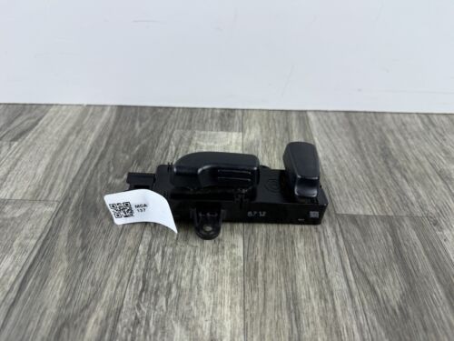 Foto 1 di 9