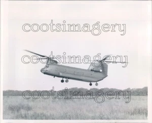 US Army Chinook Cargo Helicopter CH-47 Tandem Rotor Pressefoto - Bild 1 von 2