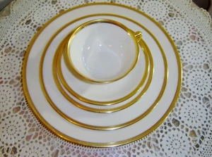 Lenox Tuxedo Gold 5 Piece Place setting Discontinued 2020 - Picture 1 of 9