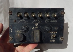 Conjunto de panel de control de radio y ICS de la USAF Lockheed T-33 y TV-2 Jet Trainer Piloto - Imagen 1 de 4