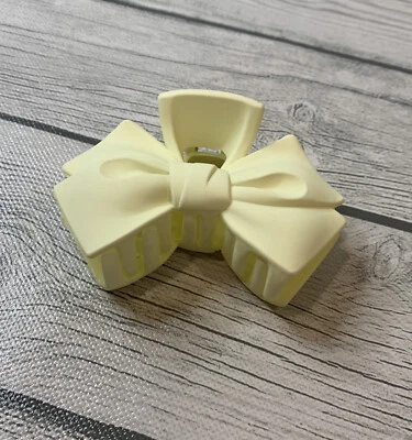 Hair Claw Bow Clip Large Geometric Color Cream Matte Nonslip Healthy Hair 90’s - Image 1 of 4