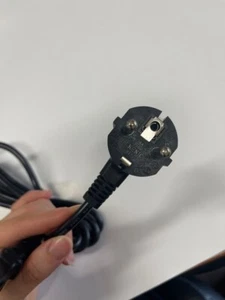 Lote de 50 piezas de enchufe europeo de dos clavijas 15A caja abierta nuevo - Imagen 1 de 4