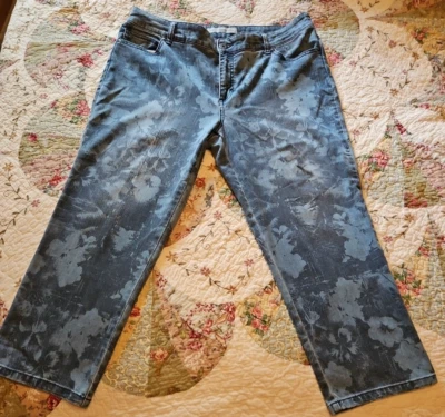 Chico's Size 2.5 Large Cropped Floral Blue Denim Jeans - Image 1 of 4