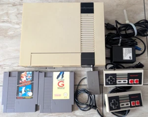 komplett Nintendo Entertainment System NES Konsole - Spiele & 3 Controller - Afbeelding 1 van 6