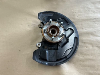 2021-2023 Ford Mustang 5.0 GT RH Passenger Side Front Spindle Knuckle Hub 4 Bolt - Image 1 of 4