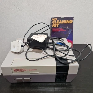 Nintendo NES Console + Power Lead + Cleaning Kit Spares or Repairs - Picture 1 of 13