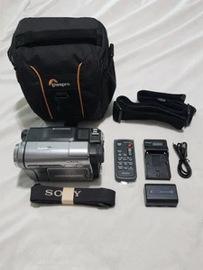 Sony Handycam DCR-TRV280 NTSC Digital 8 NightShot SteadyShot Bundle WORKS - Picture 1 of 18