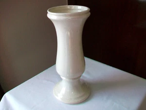 VINTAGE MCCOY POTTERY FLORALINE VASE #412 IVORY SPECKLED 10" - Bild 1 von 7