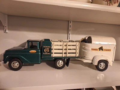 Camión de estacas Tonka Farms 1958 con remolque para caballos (bonito) Foto 1 de 4