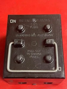 GENERAL ELECTRIC NEC FUSE HOLDER 30 AMP 250V AC/DC 2P Pull Out, NO Fuses - Picture 1 of 7