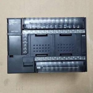 Controller programmabile OMRON PLC USATO CP1L-M30DR-D in buone condizioni - Foto 1 di 2