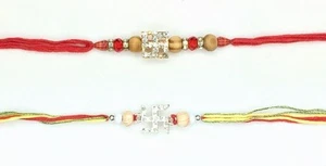 Esvástica y cuentas de diamante tradicional con hilo rakhi/pulsera rakhi serie Bhaiya - Imagen 1 de 3