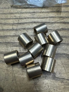 LOT OF 10 - 62-1504, 646959, 1943628, 1955991, 1955994, D1684, 73117259 Bushing - Picture 1 of 2