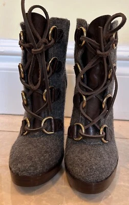 botas de tacón alto tory burch Foto 1 de 4