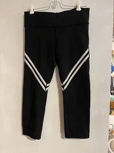 Gap Fit Black Blackout Technology Slim Leg Yoga Gym Capri Pants Size Small S - Picture 1 of 7