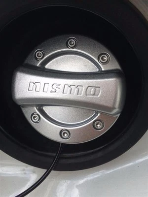 NISMO OEM RACING TURBO MOTOR GAS COMBUSTIBLE TAPA TANQUE TAPA CUBIERTA TRASERA PARA NISSAN JUKE Foto 1 de 4