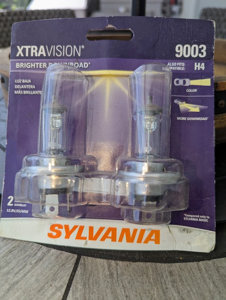 Sylvania 9003 XtraVision H4 2 упаковки галогенные лампы для фар, новая запечатанная упаковка - Изображение 1 из 1