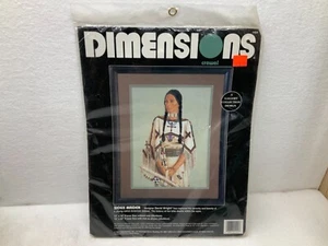 Dimensions Sioux Maiden Kit Punto de Cruz Nuevo en Caja - Imagen 1 de 2