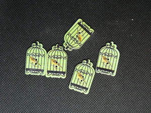 Green Bird In Cage wooden 2 hole button set of  5 (T1) - Picture 1 of 3