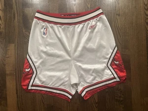 Pantalones Cortos de Baloncesto Vintage Reebok Auténticos CHICAGO BULLS Talla 34 - Imagen 1 de 6