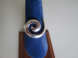 ROBERT LEE MORRIS STERLING SILVER RING SIZE 9 - Picture 1 of 4