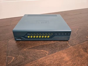 Dispositivo de seguridad adaptativo Fast Ethernet Cisco ASA 5505 Series ASA5505 V13 - Imagen 1 de 7