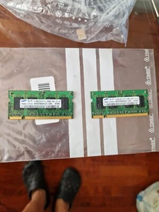 BANCO DI MEMORIA RAM SAMSUNG  2 moduli da 512 MB (2Rx16) PC2-5300S totale 1 Gb - Foto 1 di 1