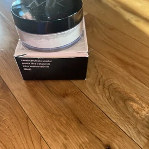 Mary Kay Translucent Loose Powder - Picture 1 of 3