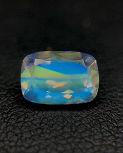 Natürlicher MultiFire Regenbogen Mondstein 1,55 Karat 9x6,3 mm Kissenform facettierter Edelstein - Bild 1 von 8